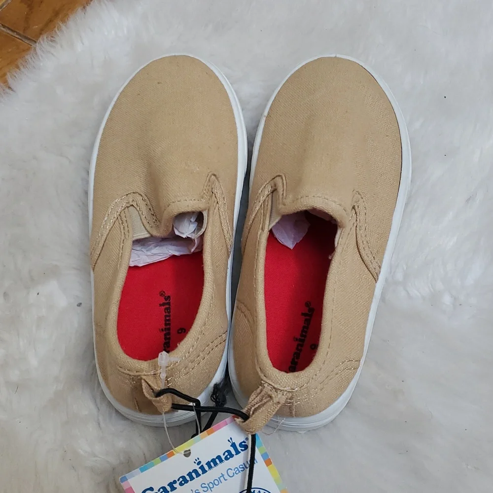 NWT Garanimals Casual Tan Slip-On Boys Kids Shoes Size 9